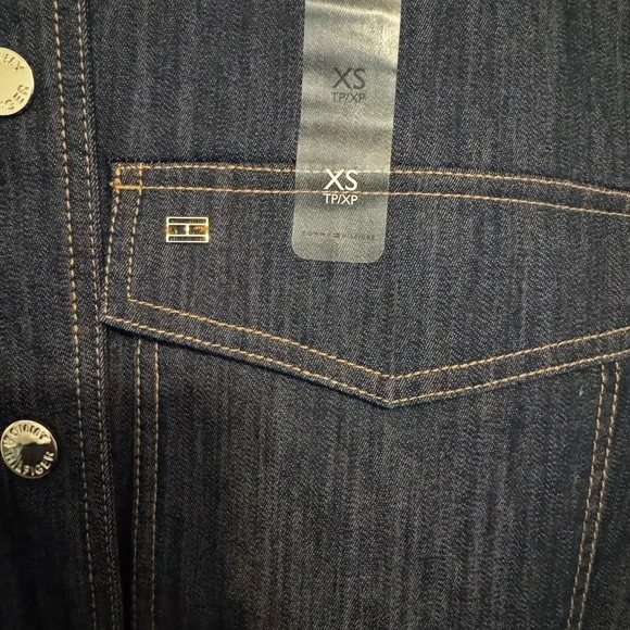 TOMMY HILFIGER ⬜️🟥 Denim Bomber Jacket - Picture 3 of 4